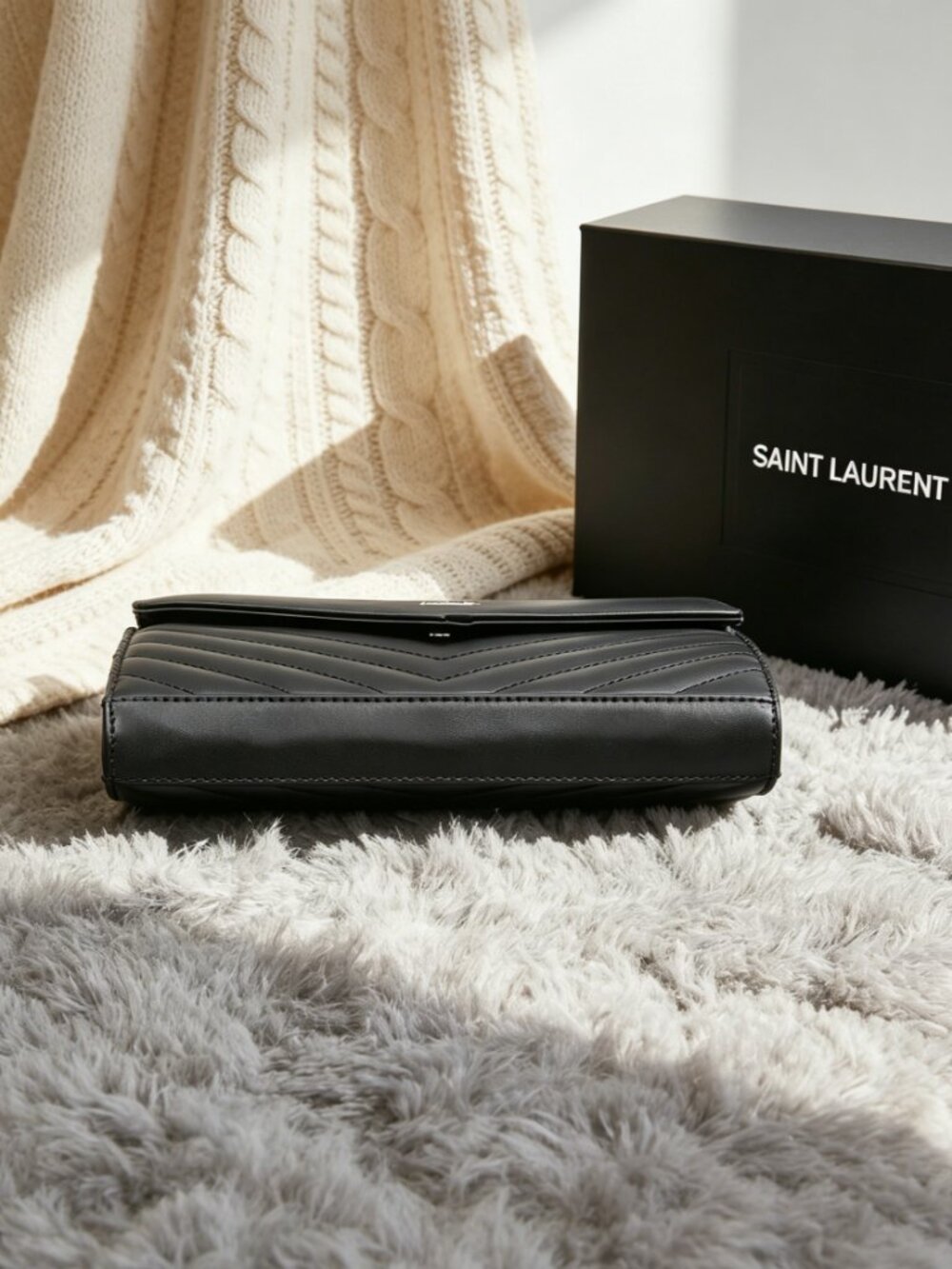 Saint Laurent Envelope Medium Bag - Picture 7 of 8
